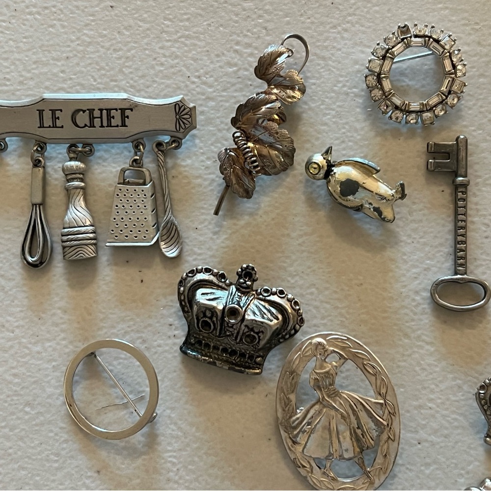 Assorted Vintage Brooch Collection - Silver and Gold Tones - Picture 2 of 3
